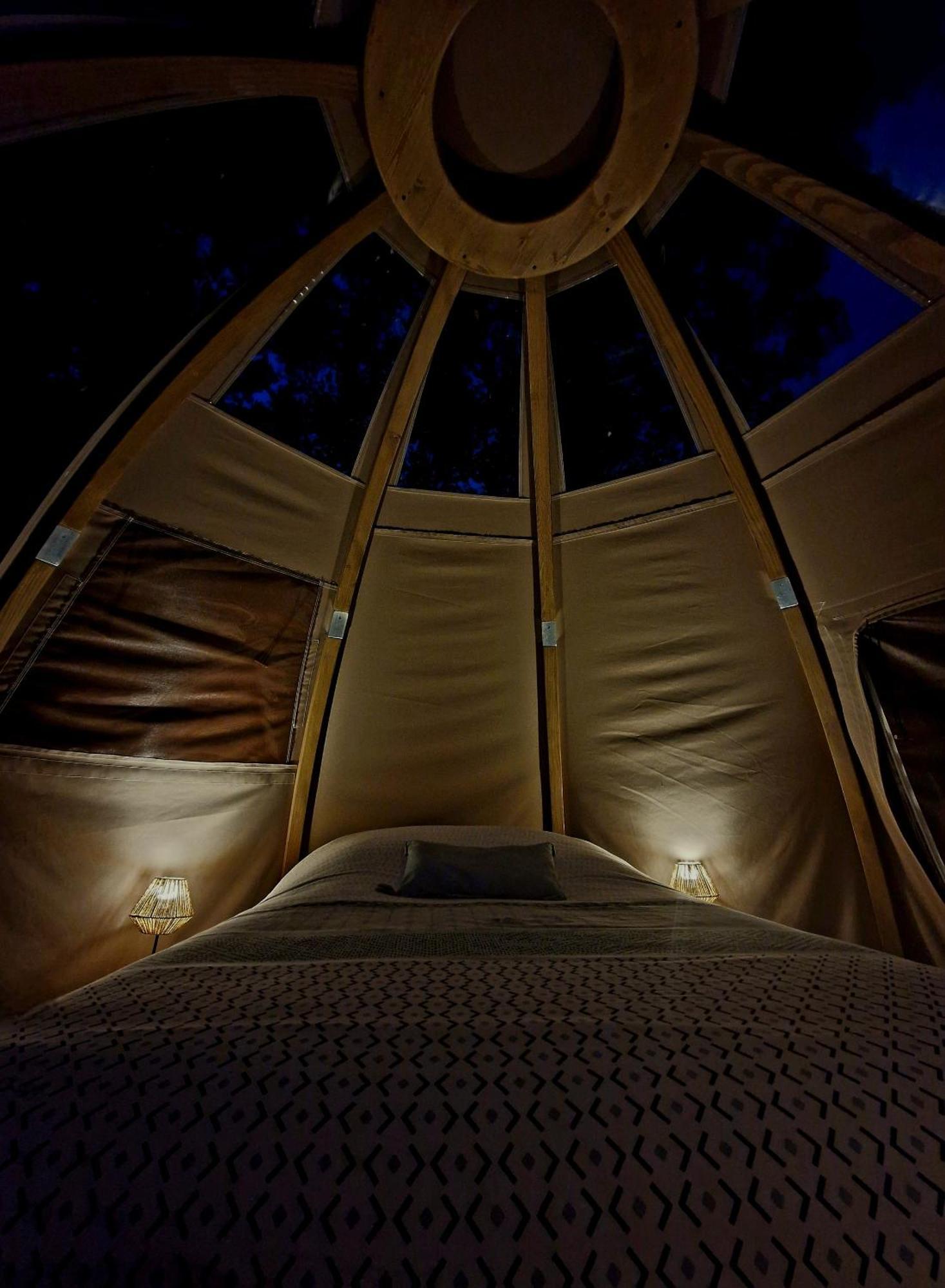 Bed and Breakfast Les Nuits De Cassiopee Sorde-lʼAbbaye Zimmer foto
