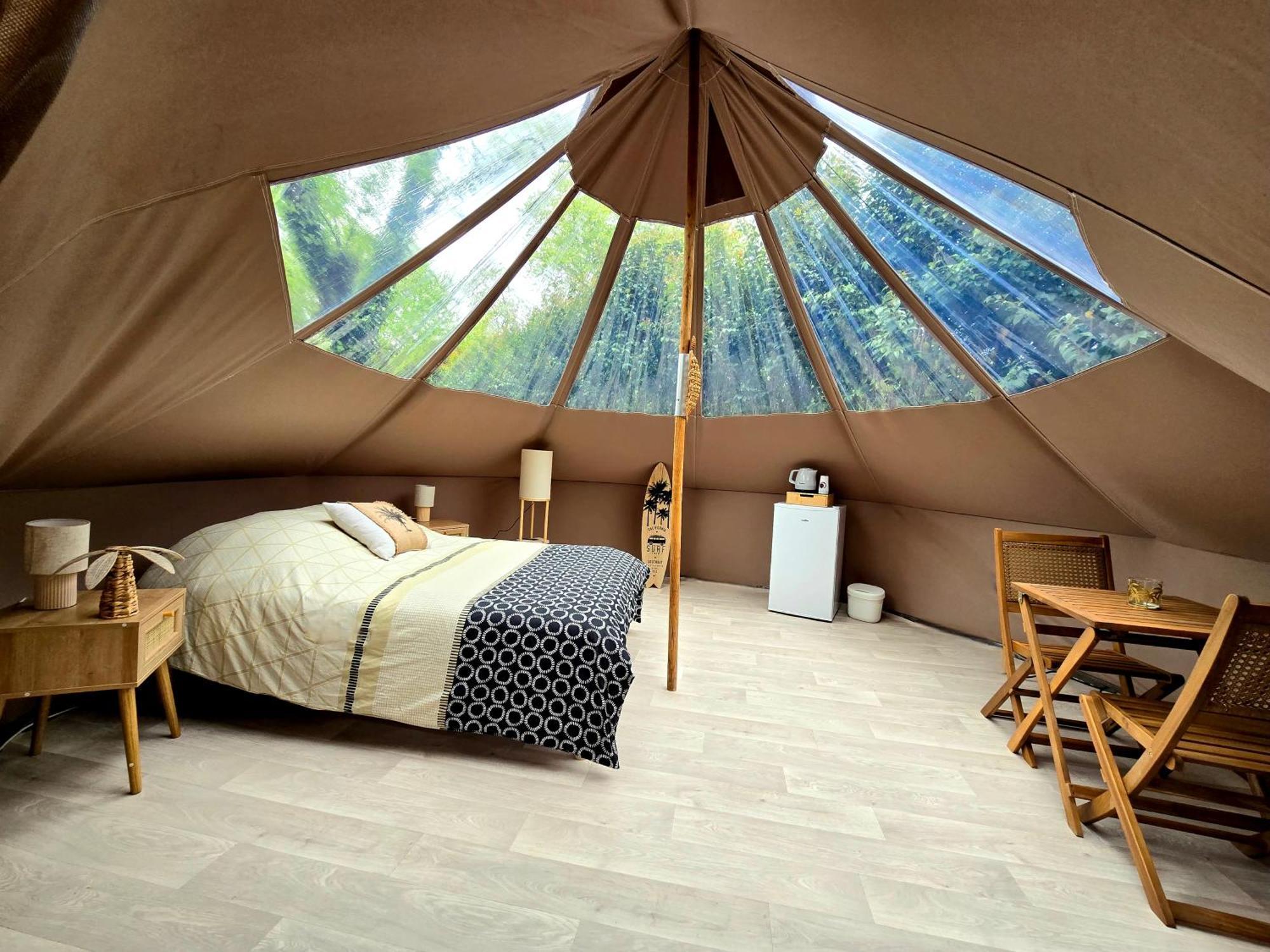 Bed and Breakfast Les Nuits De Cassiopee Sorde-lʼAbbaye Exterior foto