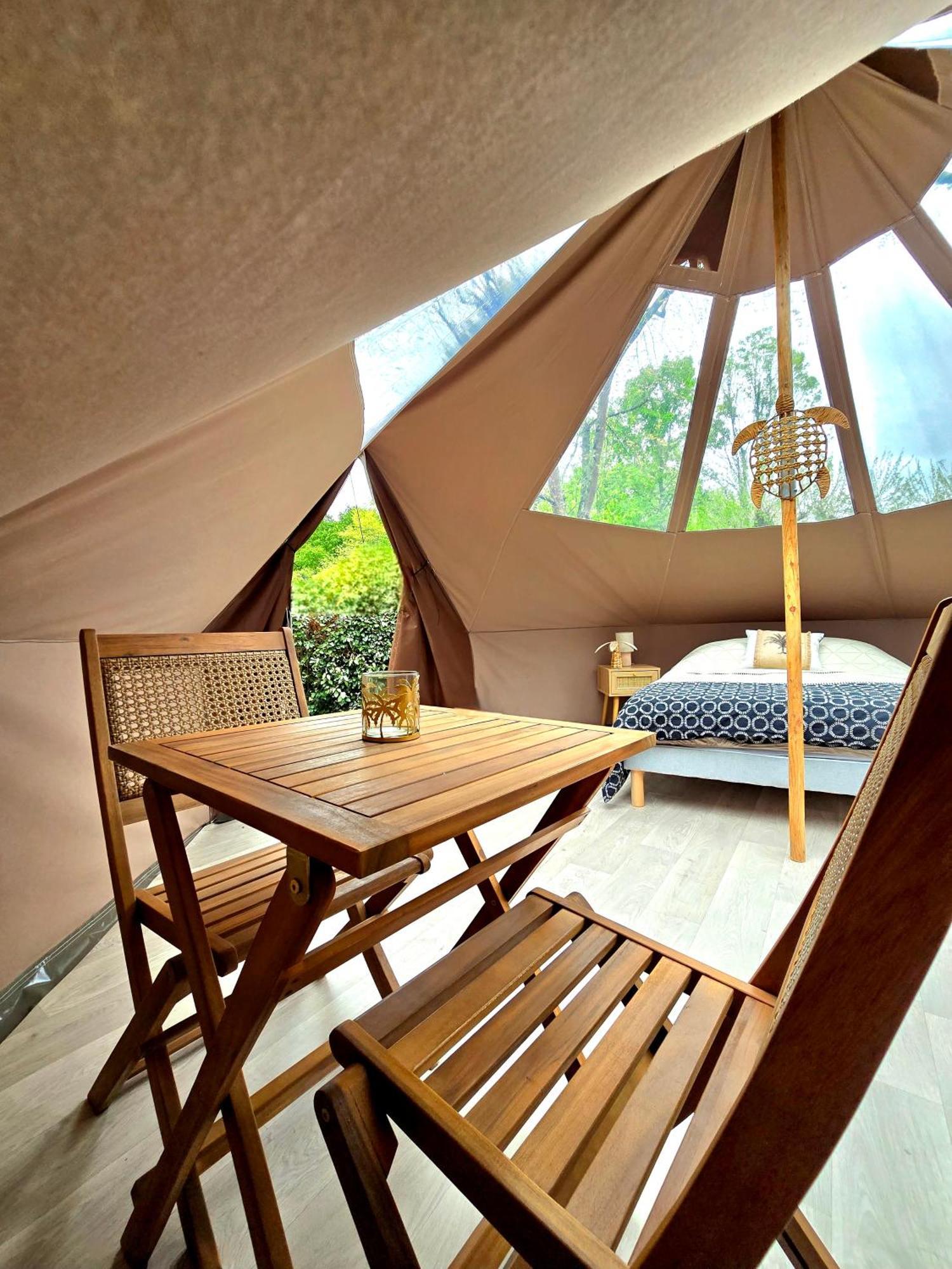 Bed and Breakfast Les Nuits De Cassiopee Sorde-lʼAbbaye Exterior foto